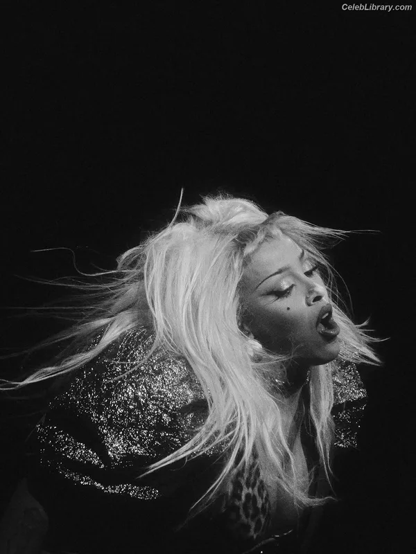 Doja Cat photo 9 of 1960