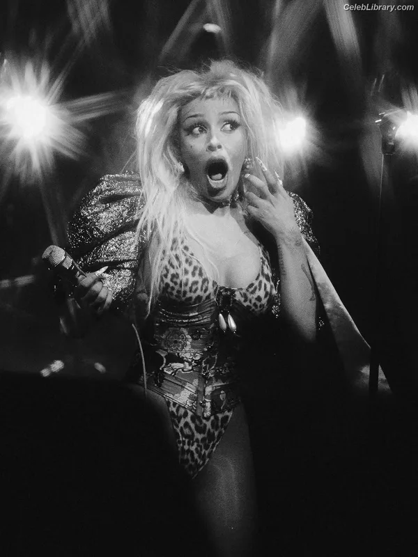 Doja Cat photo 13 of 1960