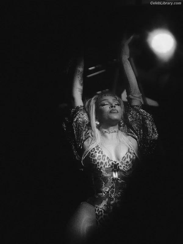 Doja Cat photo 23 of 1960