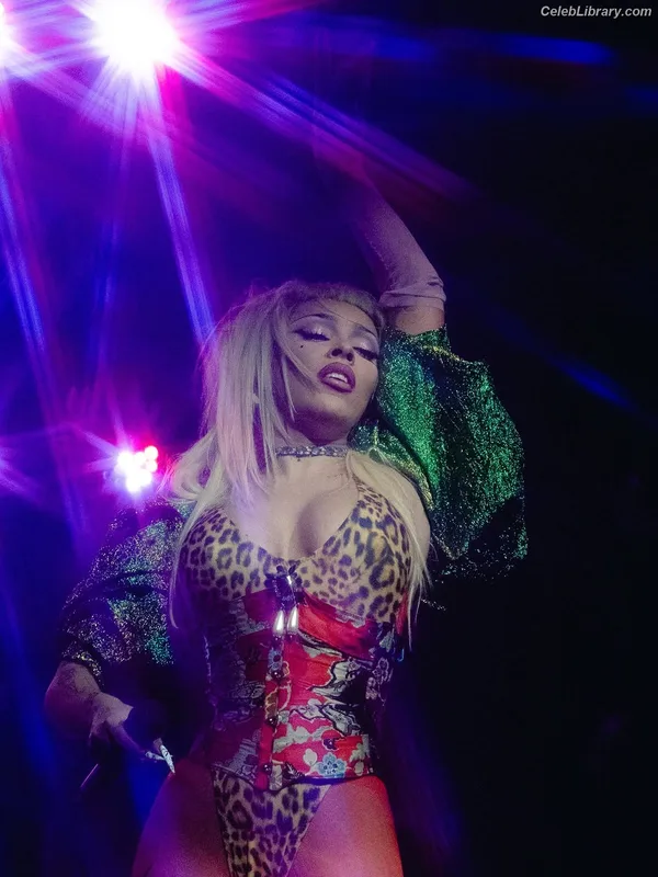 Doja Cat photo 7 of 1960