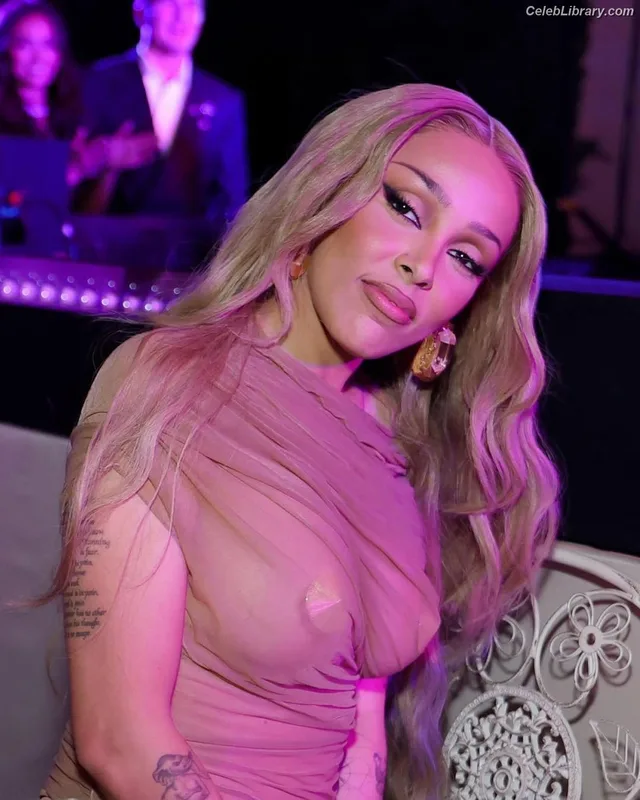 Doja Cat photo 14 of 1960