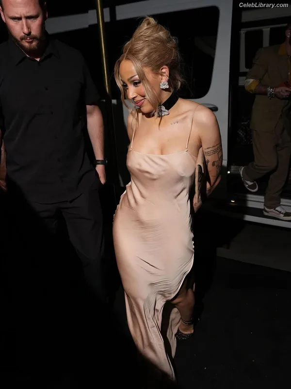 Doja Cat photo 19 of 1960
