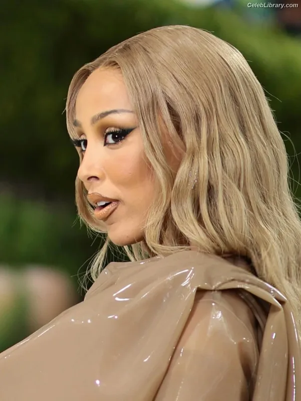 Doja Cat photo 21 of 1960