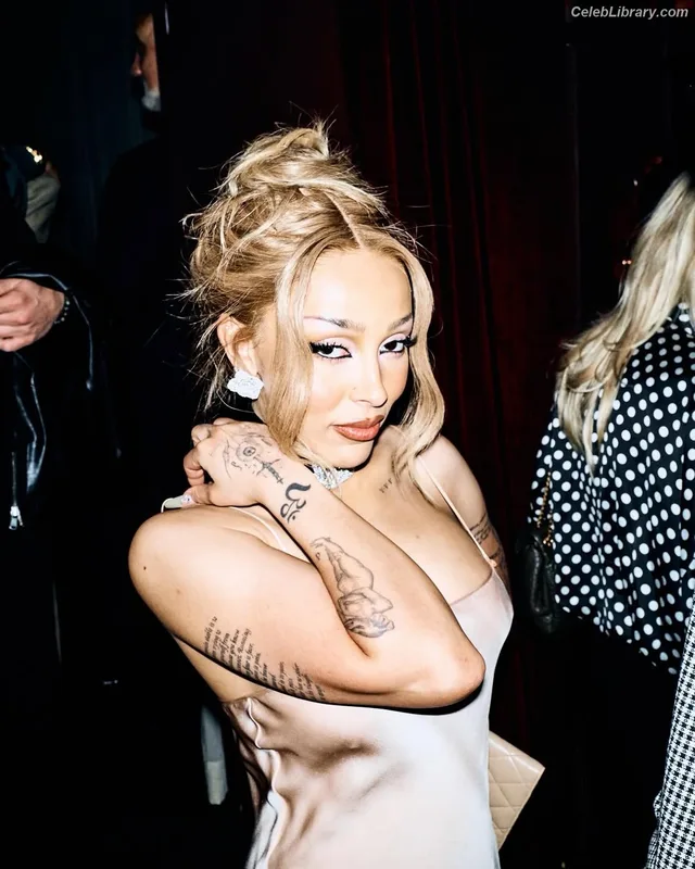 Doja Cat photo 6 of 1960