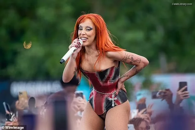 Doja Cat photo 10 of 1960