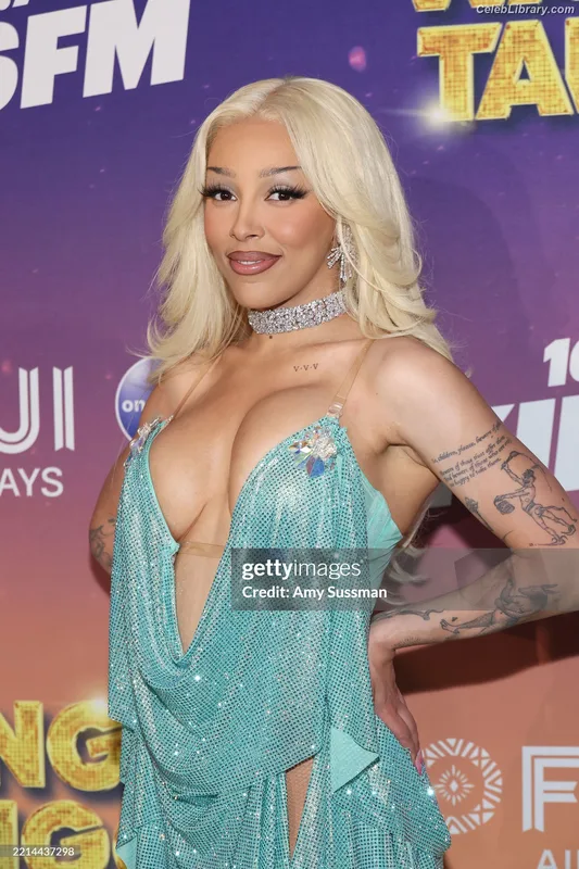 Doja Cat photo 5 of 1960