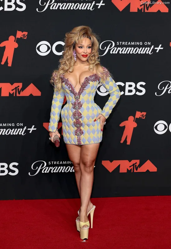 Doja Cat photo 3 of 1960