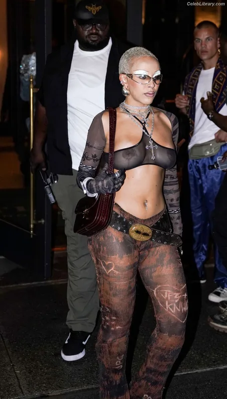 Doja Cat photo 4 of 1960