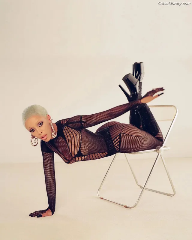 Doja Cat photo 10 of 1960