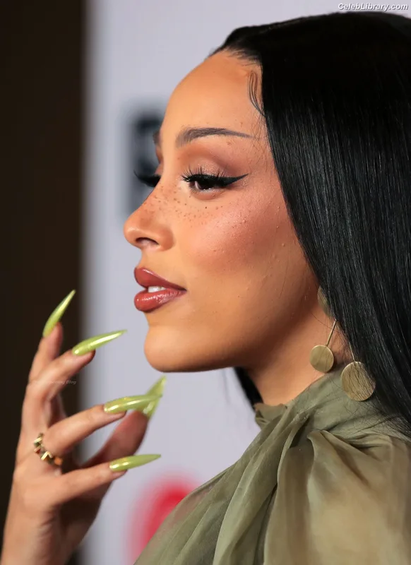 Doja Cat photo 22 of 1960