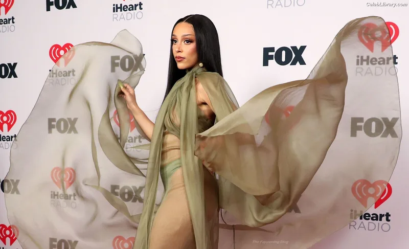 Doja Cat photo 3 of 1960