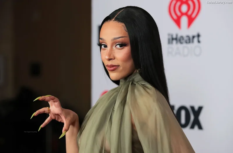 Doja Cat photo 6 of 1960