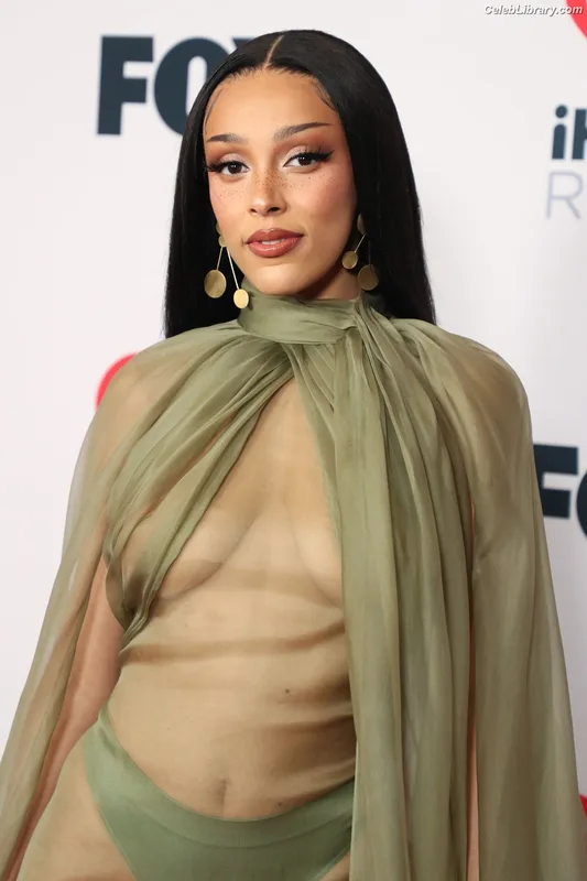 Doja Cat photo 7 of 1960