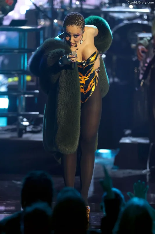 Doja Cat photo 13 of 1960