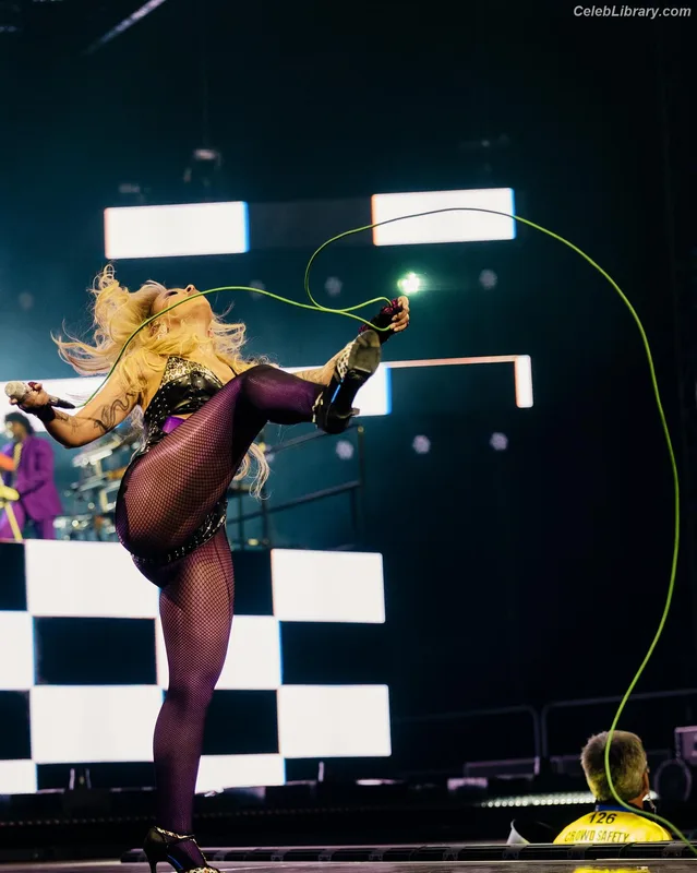 Doja Cat photo 14 of 1960