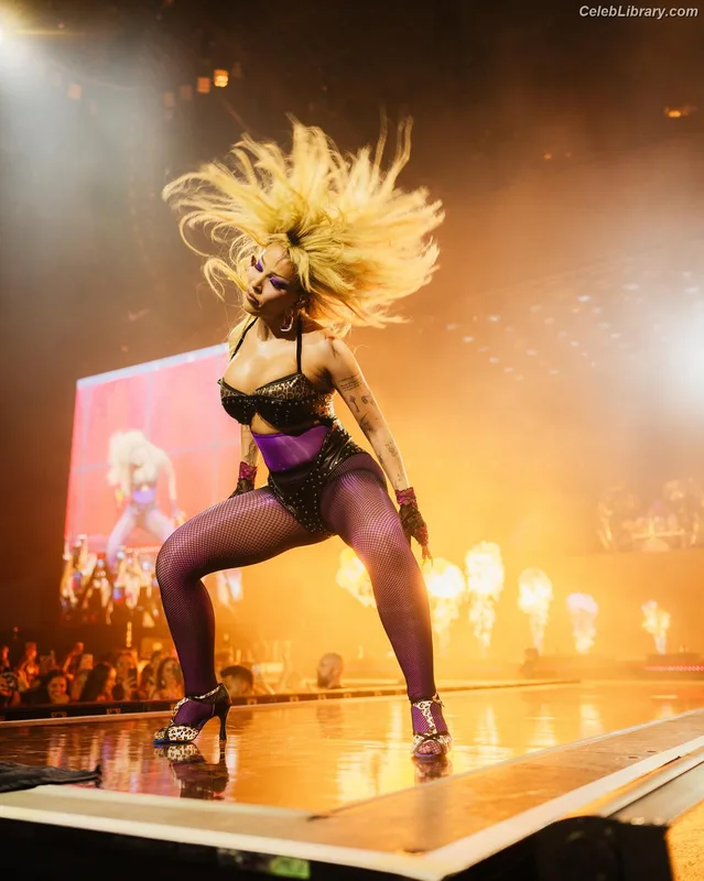 Doja Cat photo 16 of 1960