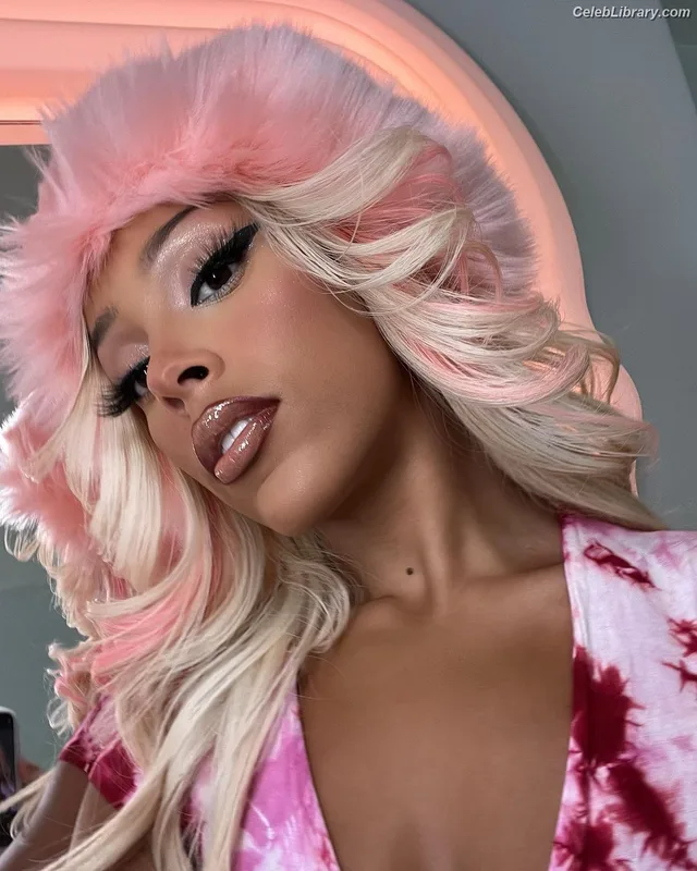 Doja Cat photo 10 of 1960
