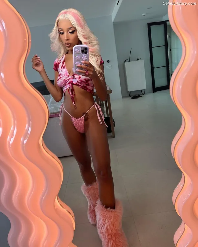 Doja Cat photo 12 of 1960