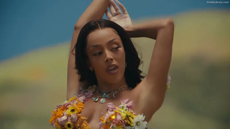 Doja Cat photo 6 of 1960
