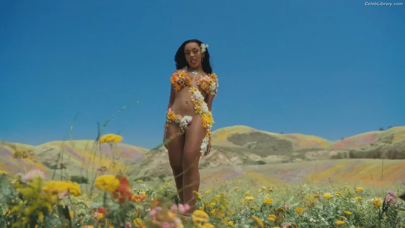 Doja Cat photo 8 of 1960