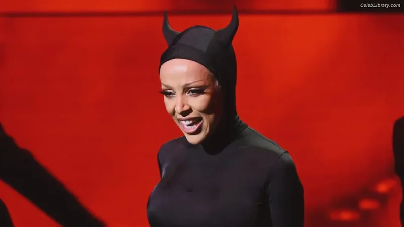 Doja Cat photo 17 of 1960