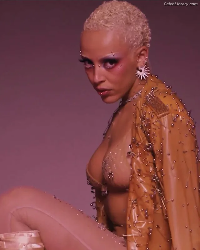 Doja Cat photo 20 of 1960
