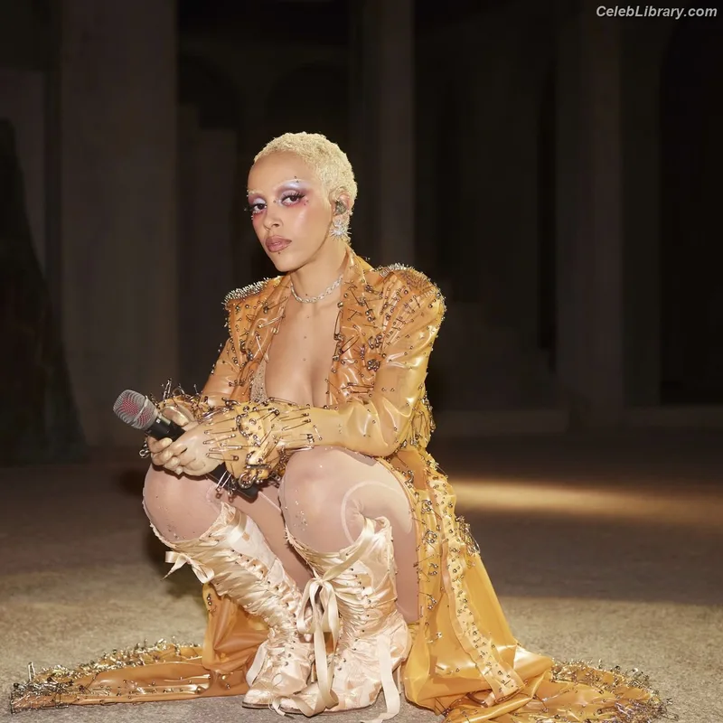 Doja Cat photo 22 of 1960