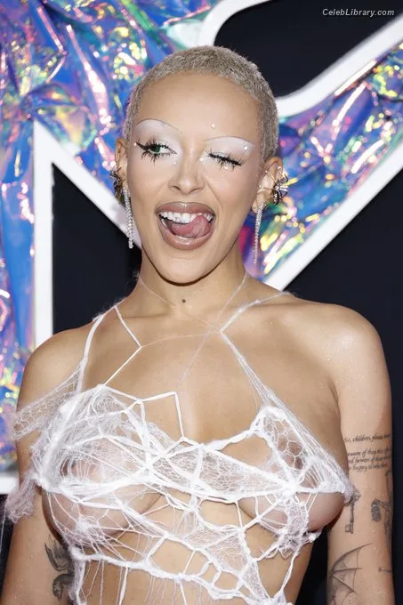 Doja Cat photo 9 of 1960
