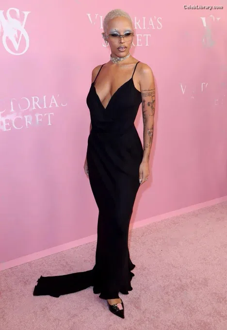 Doja Cat photo 16 of 1960