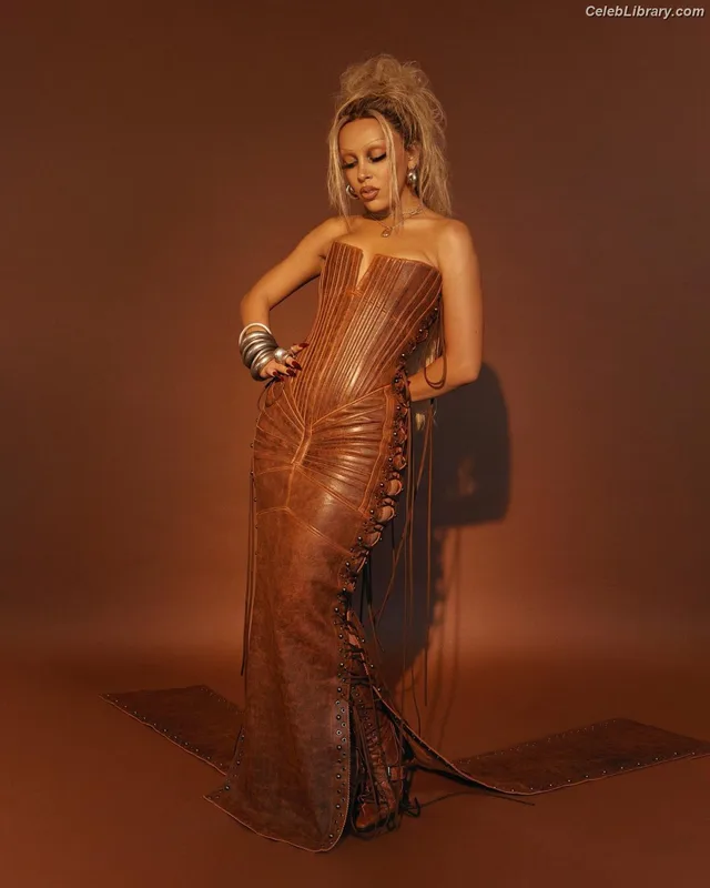 Doja Cat photo 9 of 1960