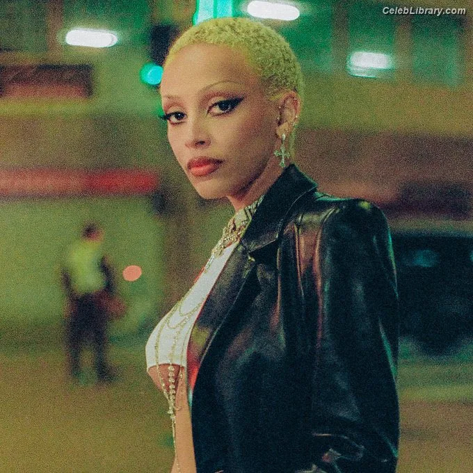Doja Cat photo 16 of 1960