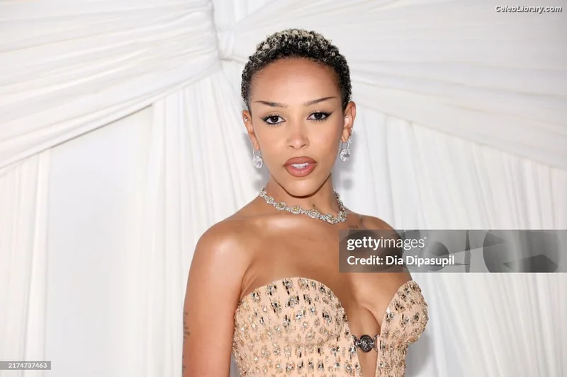 Doja Cat photo 24 of 1960