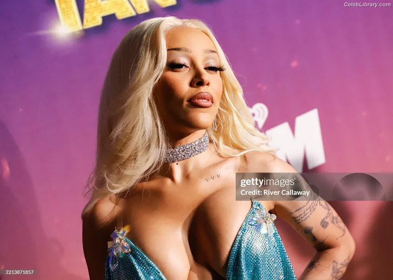 Doja Cat photo 14 of 1960