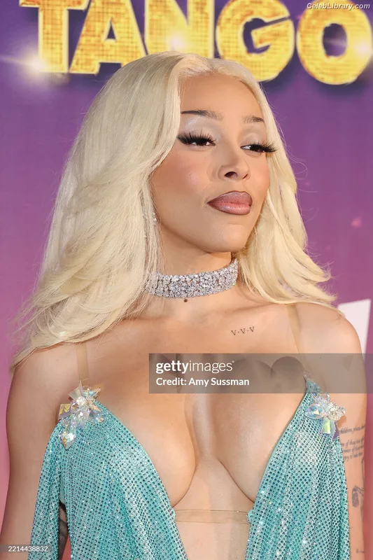 Doja Cat photo 15 of 1960
