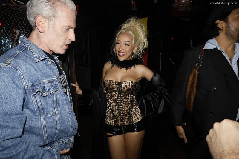 Doja Cat photo 6 of 1960
