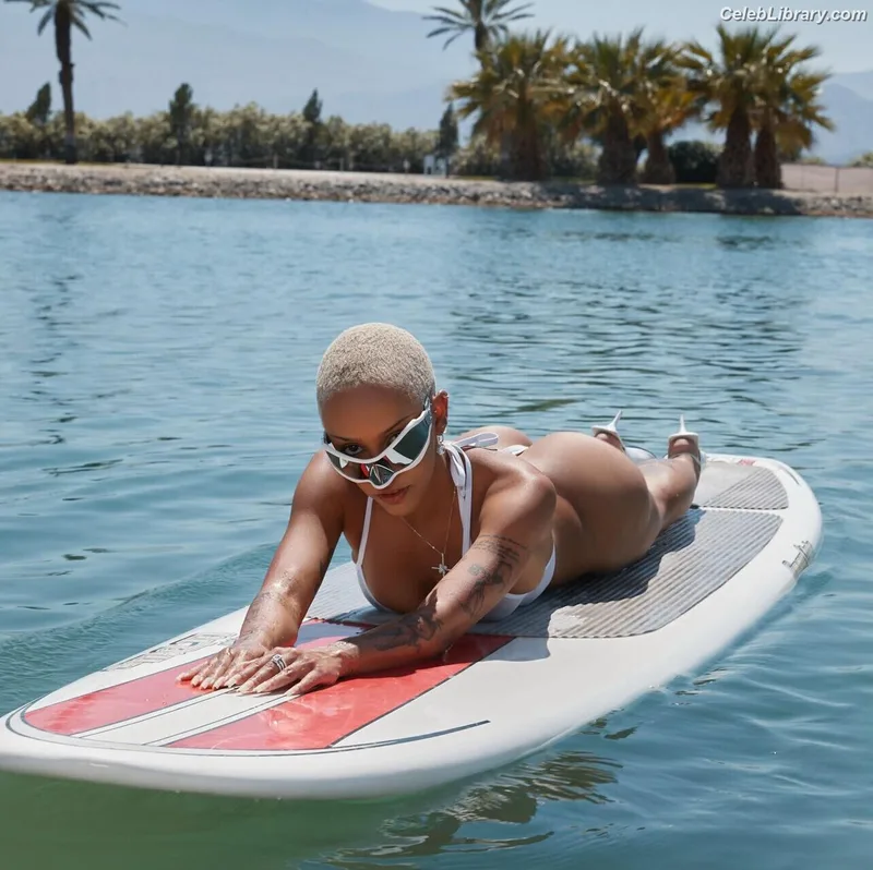 Doja Cat photo 3 of 1960
