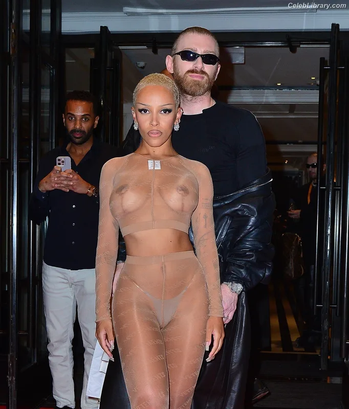 Doja Cat photo 12 of 1960