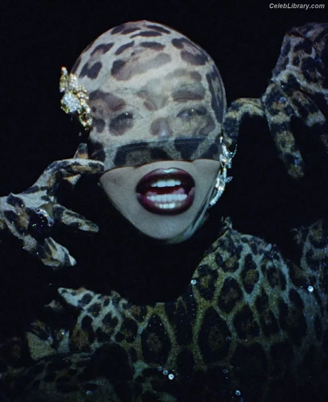 Doja Cat photo 10 of 1960