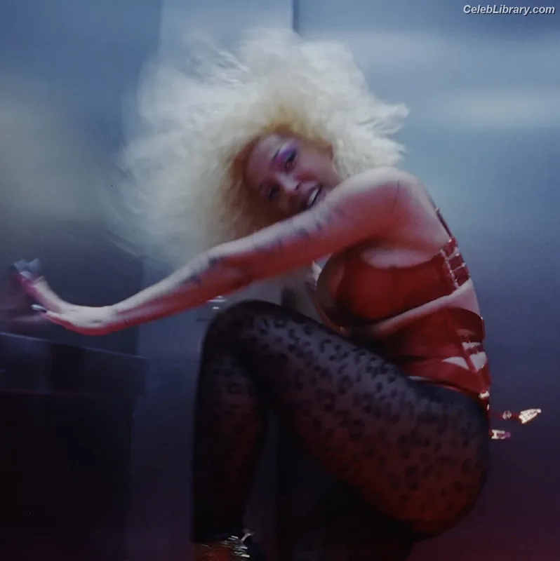 Doja Cat photo 1 of 1960