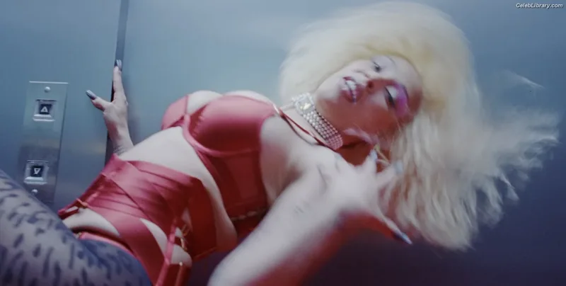 Doja Cat photo 2 of 1960