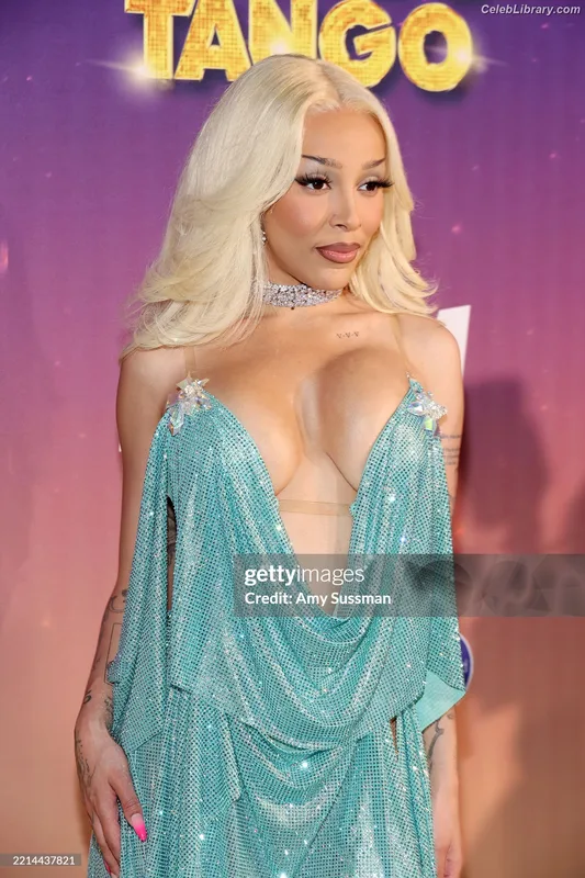Doja Cat photo 8 of 1960