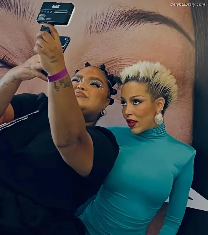 Doja Cat photo 2 of 1960