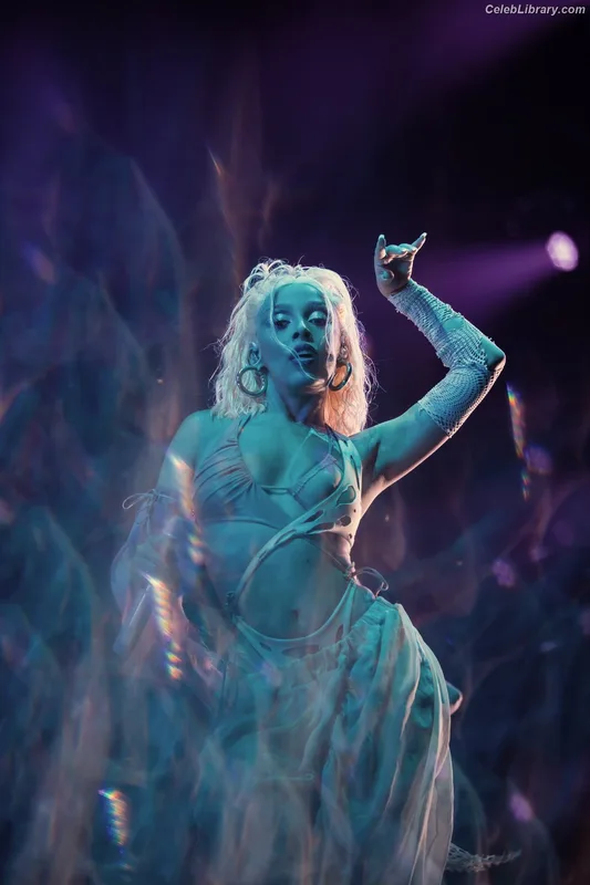 Doja Cat photo 15 of 1960