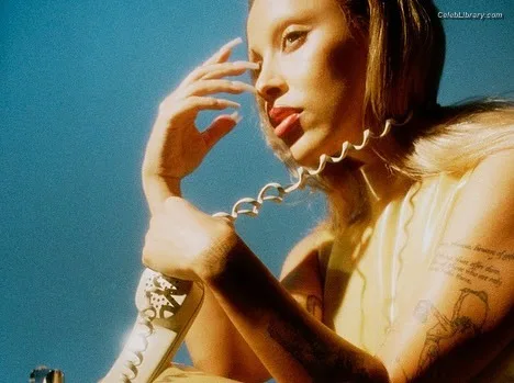 Doja Cat photo 2 of 1960