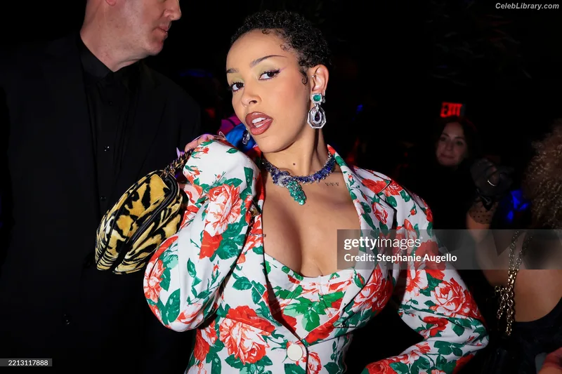 Doja Cat photo 10 of 1960