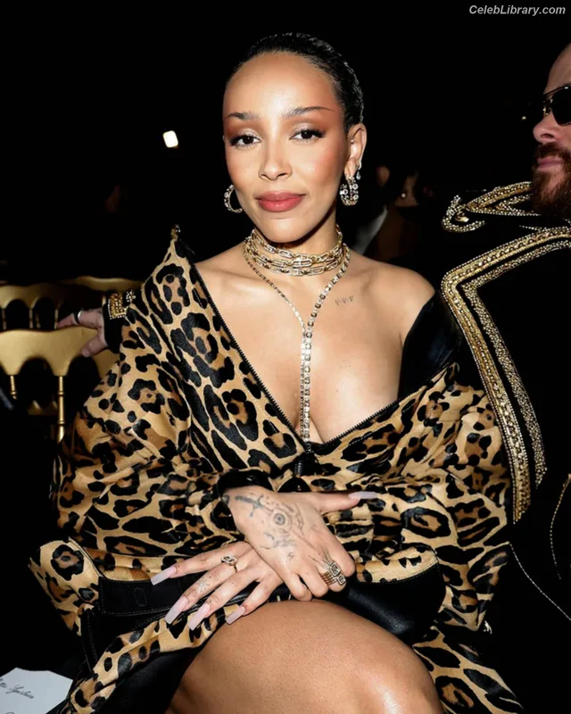 Doja Cat photo 17 of 1960