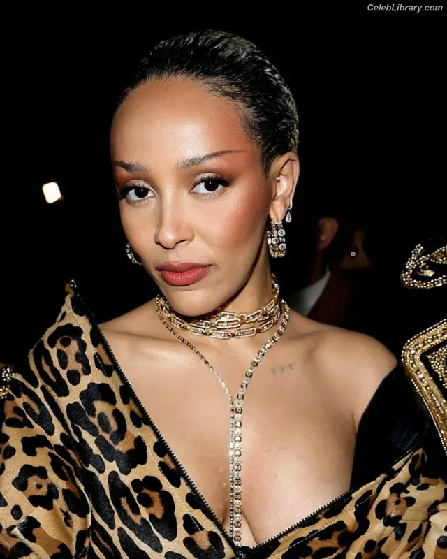 Doja Cat photo 18 of 1960
