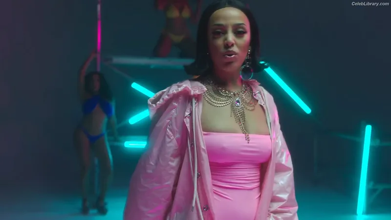 Doja Cat photo 3 of 1960