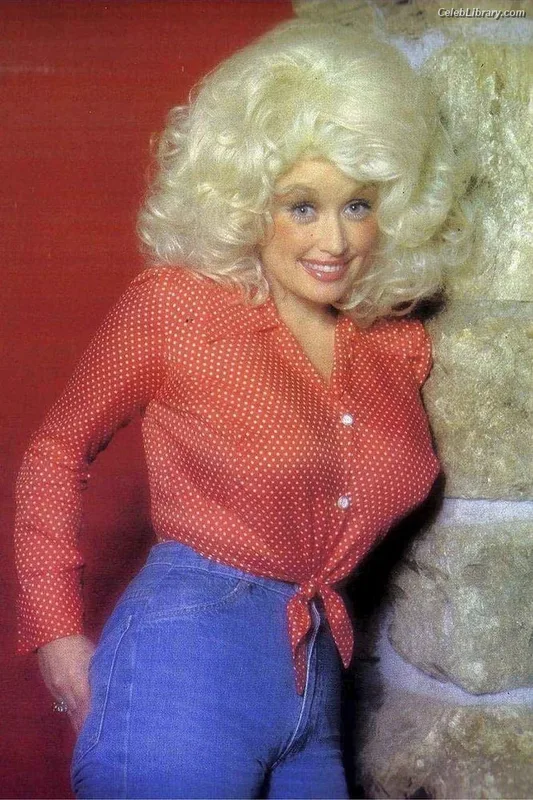 Dolly Parton photo 16 of 92