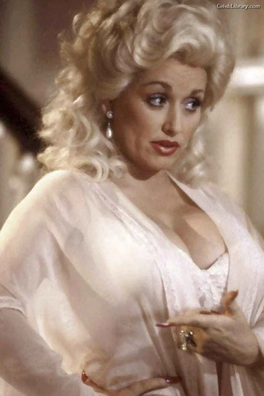 Dolly Parton photo 20 of 92